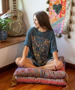 Natural Life Tufted Lounge Bed