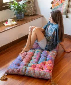 Natural Life Tufted Lounge Bed