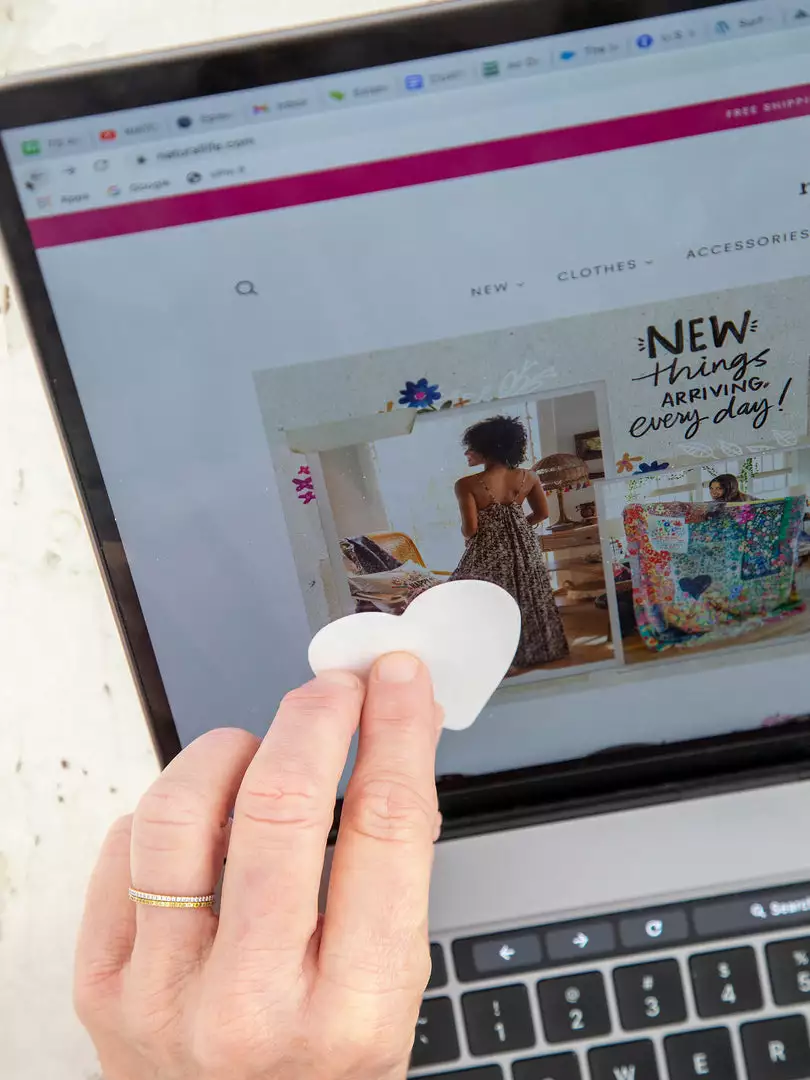 Natural Life Stick-On Screen Cleaner Set NEW & TRENDING 12 Natural Life Stick-On Screen Cleaner Set NEW & TRENDING