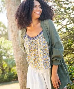 Natural Life NEW & TRENDING Laid Back Button Down